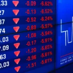 U.S. Stock Futures Rise as Oil Tops $100, Yields Surge Before Fed Decision