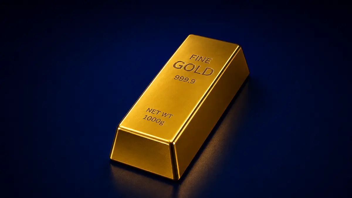 Gold Holds Near $4,340 as Oil and Yields Pressure Bullion
