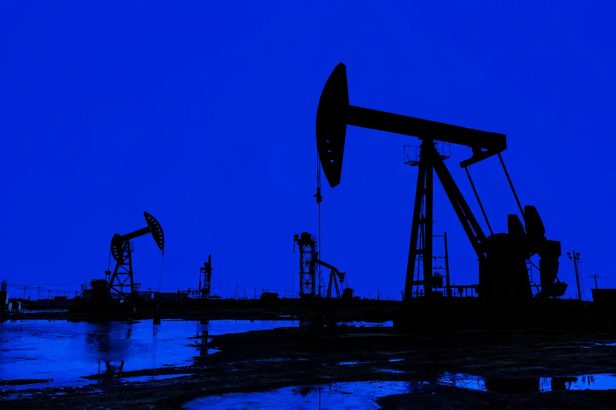 Oil Slips 0.6% as Demand Concerns Offset Hormuz Risk