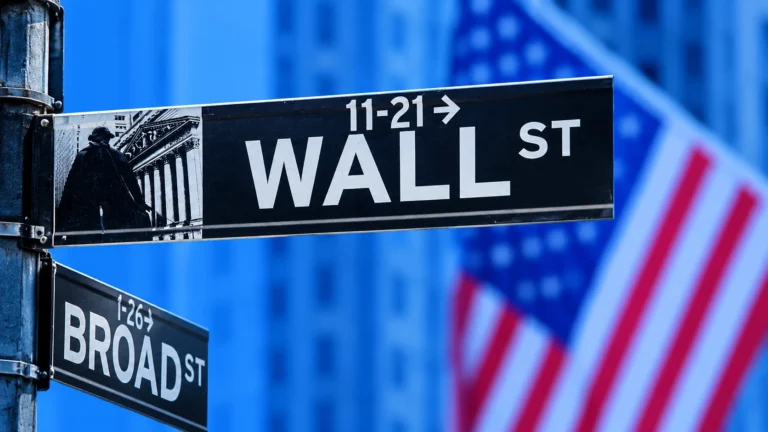 Wall Street Futures Mixed as August Payrolls Jump 162,000, Hike Odds Hit 62%